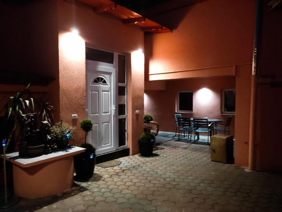 Calypso Rooms Fagaras Exterior foto