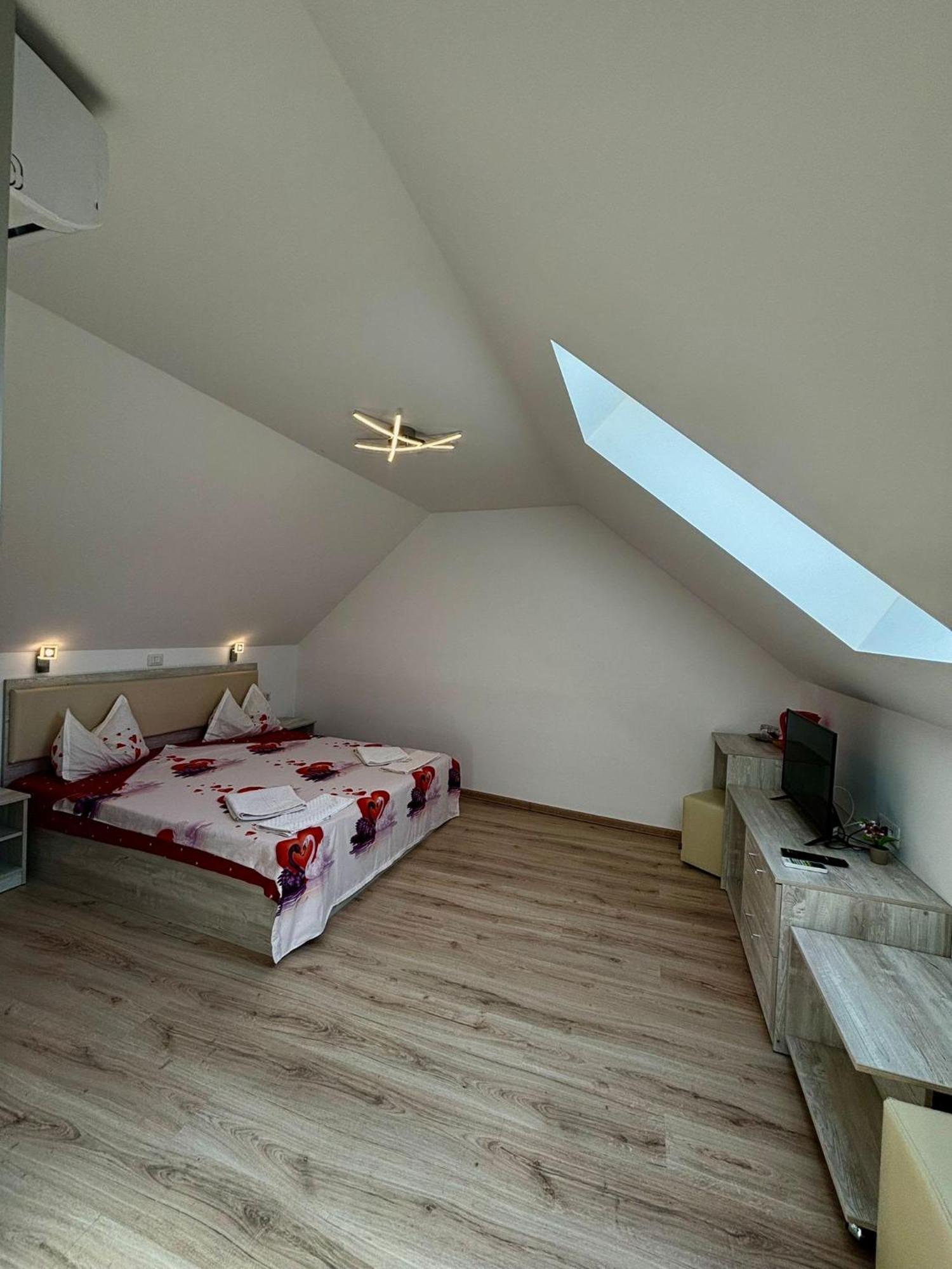 Calypso Rooms Fagaras Exterior foto